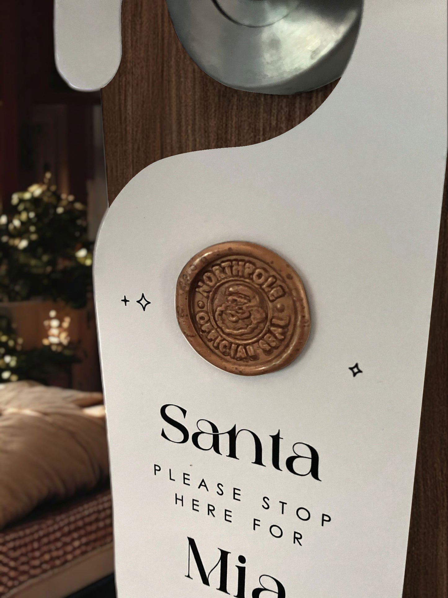 Santa Stop Here Door Hanger Sign - Ivy and Gold Wedding Stationery